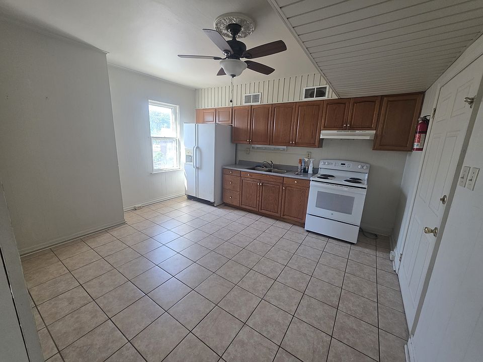 1st image of 730 York St APT 3