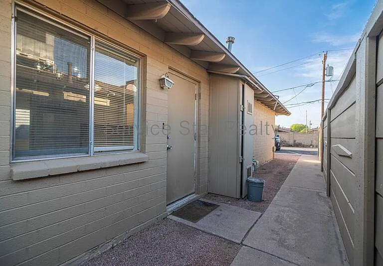 518 E Huntington Dr #3 — Photo 15