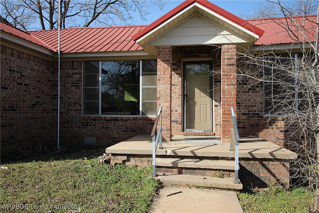 507 E Dorcus St, Roland, OK 74954 | Zillow