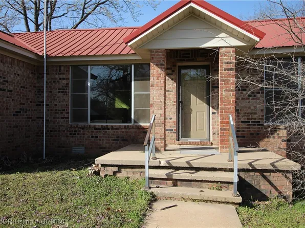 507 E Dorcus St, Roland, OK 74954