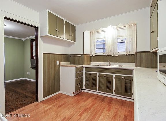 3rd image of 9611 Melvina Ave
