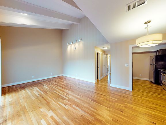 2nd image of 4060 McGee St APT 10