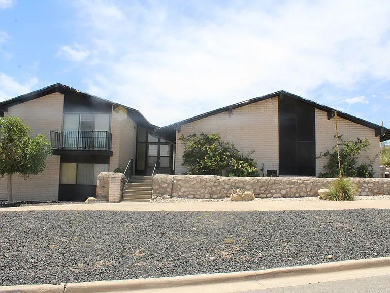 3000 Park North Dr — Photo 1