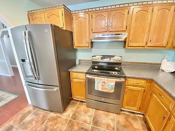 4th image of 126 Westwood Cir