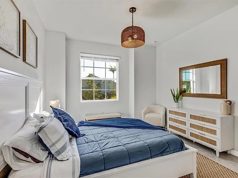 17617 Santorini Ct — Photo 34