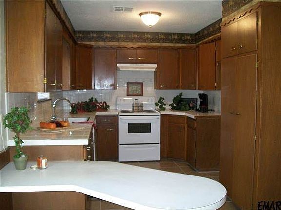 2nd image of 3563 McClaflin Dr