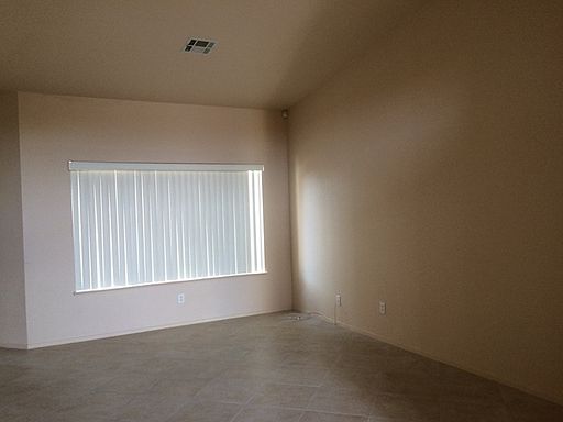 4th image of 1727 Leatherleaf Dr