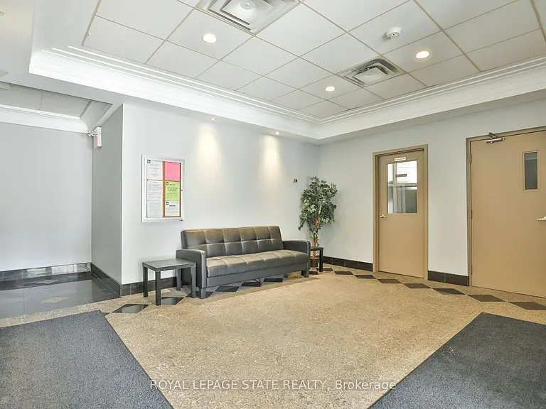 400 York Blvd #208 — Photo 4
