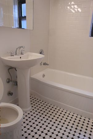 2nd image of 8508 139th St