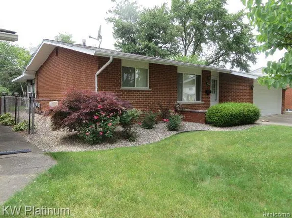 39151 Millington Dr, Sterling Heights, MI 48313
