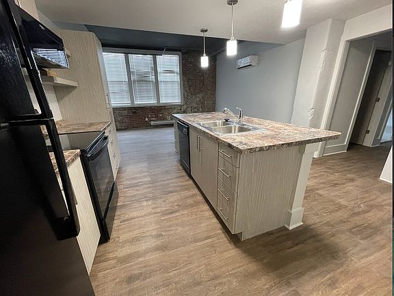 5th image of 300 N 5th St #1B-1Ba-790Sqft