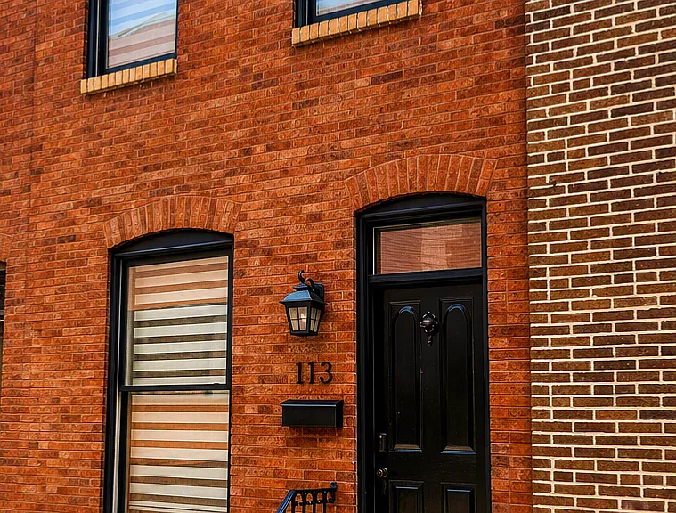 113 S Robinson St — Photo 1