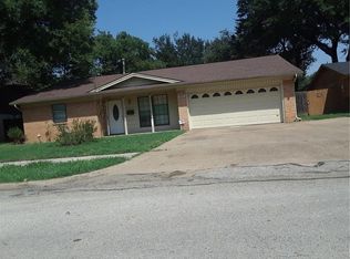 1822 Rindie St, Irving, TX 75060