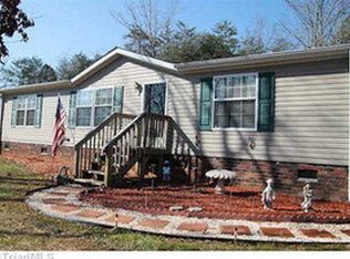 1185 Shagbark Dr, Walnut Cove, NC 27052