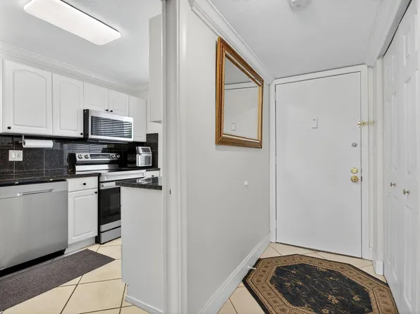 3551 Inverrary Drive #312, Lauderhill, FL 33319