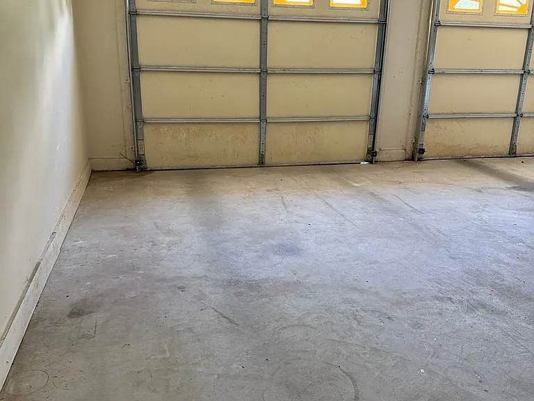 414 Center Ave — Photo 11