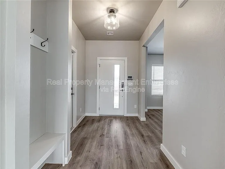 8104 NW 151st Cir — Photo 3