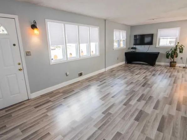 333 Constitution Dr, Forked River, NJ 08731