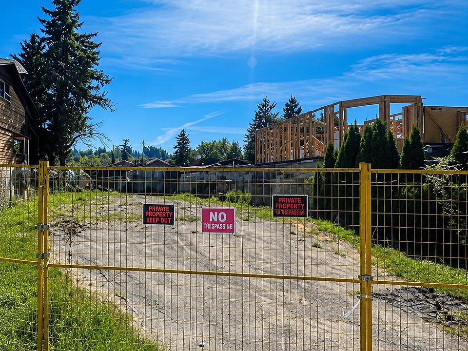 2nd image of 12766 113a Ave