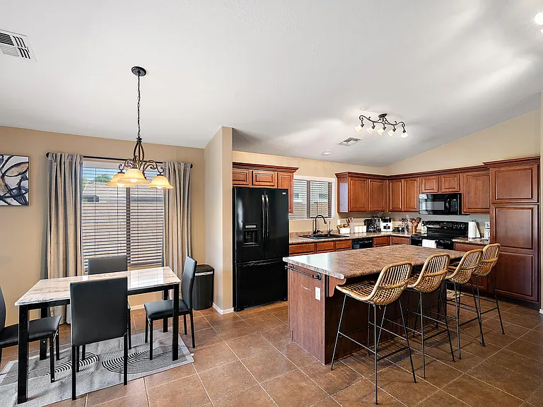 2938 E Blue Ridge Way — Photo 9