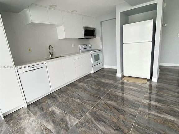 2nd image of 2101 Atlantic Shores Blvd APT 402