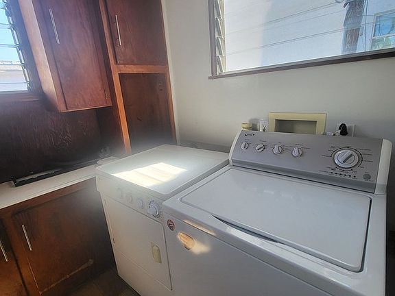 5th image of 319 Olive St #313