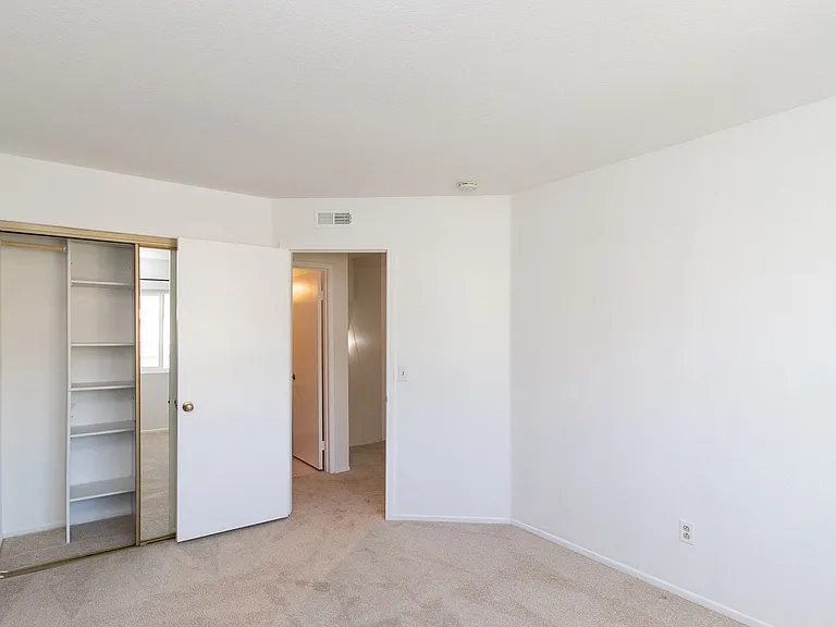 1821 Avenida Segovia — Photo 21
