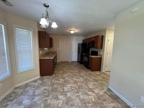 5th image of 369 Fairfield Cir