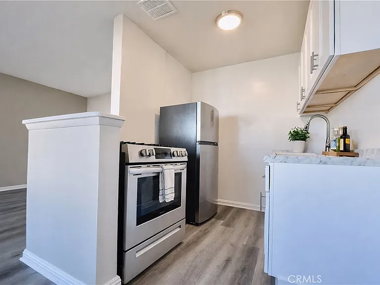 1811 W Sallie Ln E #E — Photo 4