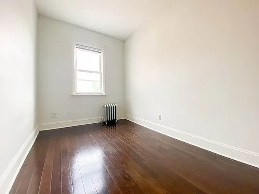 Rented by RealTegrity NY LLC | media 11