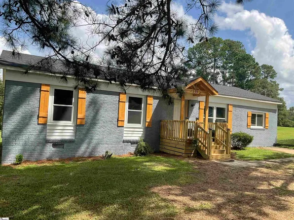 135 Sherman Dr, Laurens, SC 29360