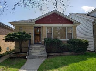 5922 N Leonard Ave, Chicago, IL 60646