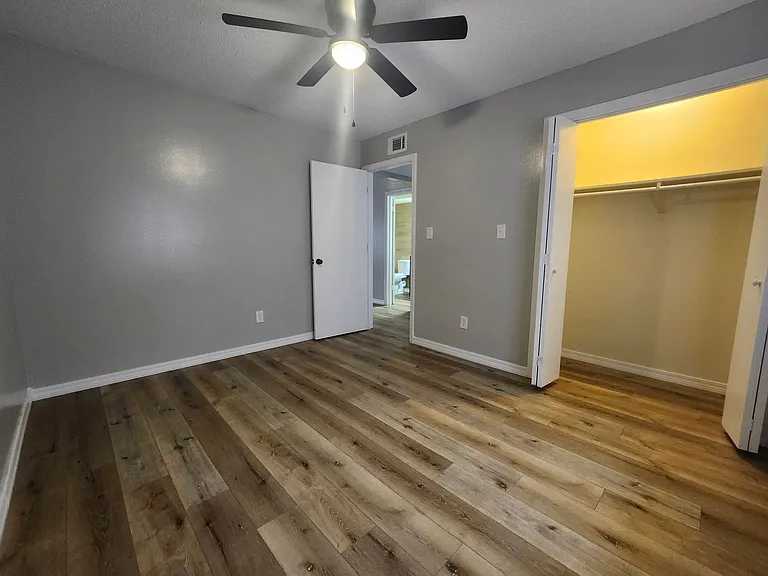 2750 W D St — Photo 13