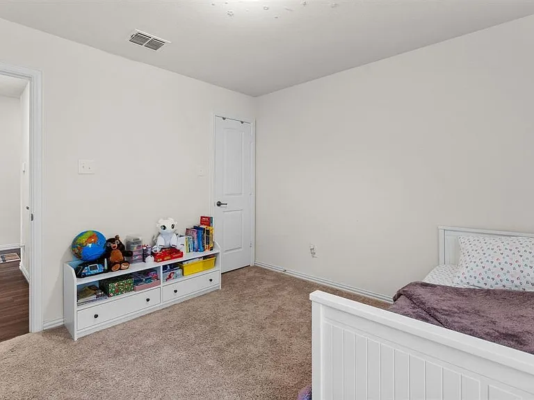 671 Farmstead Dr — Photo 9