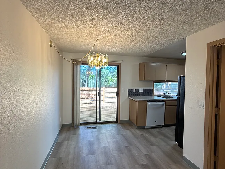 14338 SW Farmington Rd — Photo 11