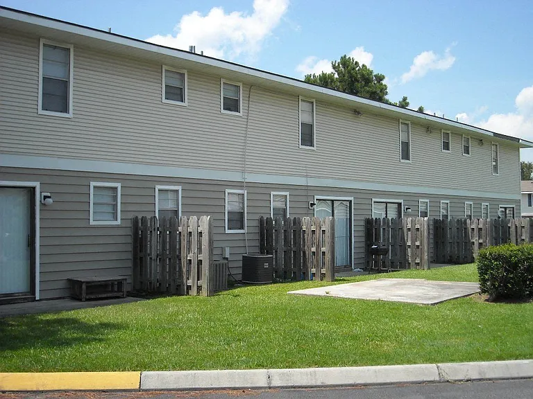 Lakewood Lodge — Photo 13