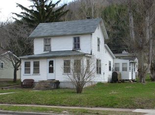 206 S 4th St, Readstown, WI 54652