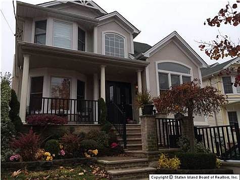 1st image of 136 Woodvale Ave