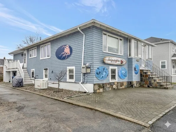 48-48A B St, Hull, MA 02045