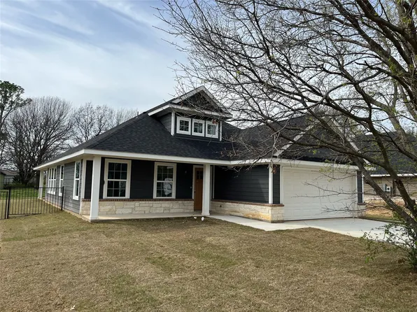1403 S Clements St, Gainesville, TX 76240