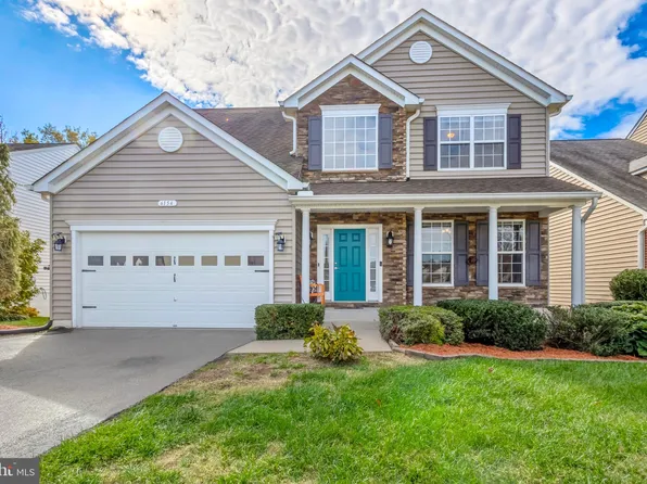 6154 McCarthy Dr, King George, VA 22485
