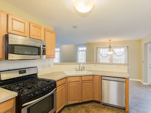 4th image of 1878 Woodside Dr