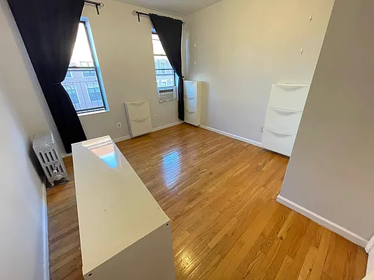 Rented by Tapiro Realty | media 1