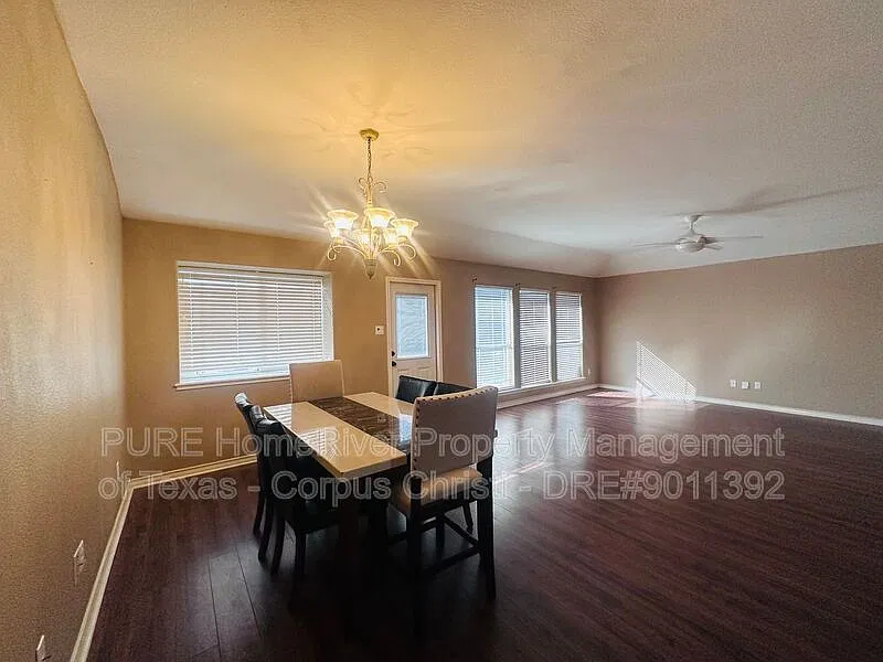 3 bed, 2.0 bath, 1619 sqft, $2,100 — Photo 2
