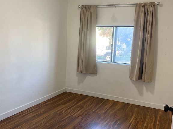 4th image of 1329 Kayford Ave