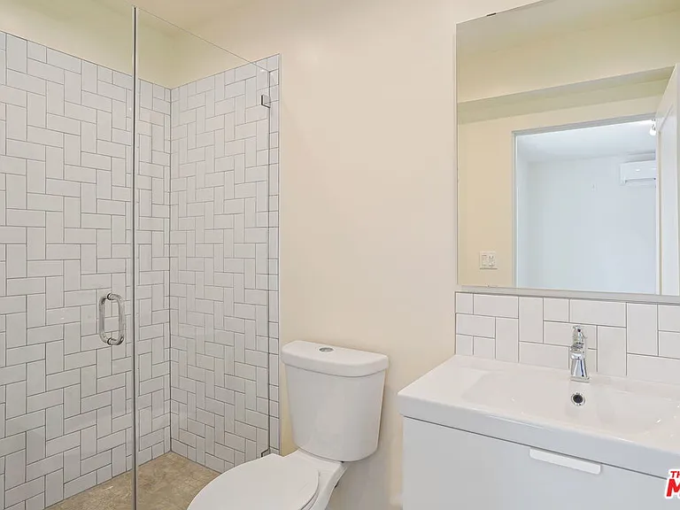 1166 S Cochran Ave #2 — Photo 10