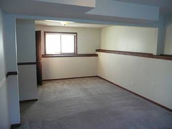 4th image of 925 California Ave W