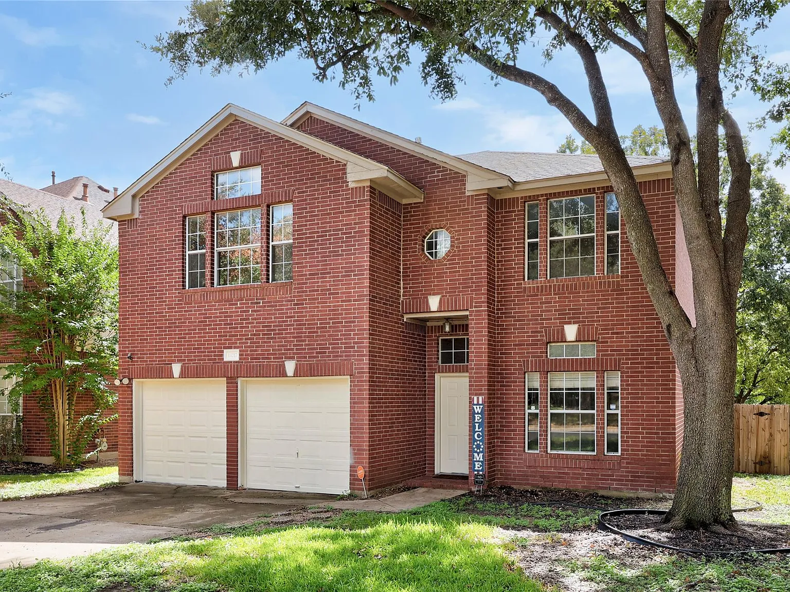3 bed, 2.5 bath, 2510 sqft, $2,300 — Photo 2