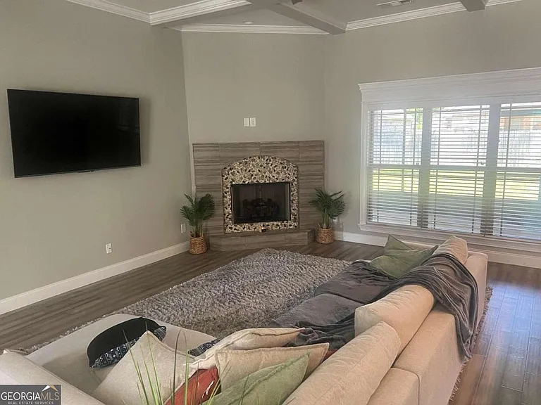 100 Newport Ave — Photo 3