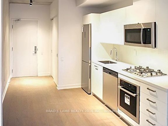 2nd image of 39 Brant St #527